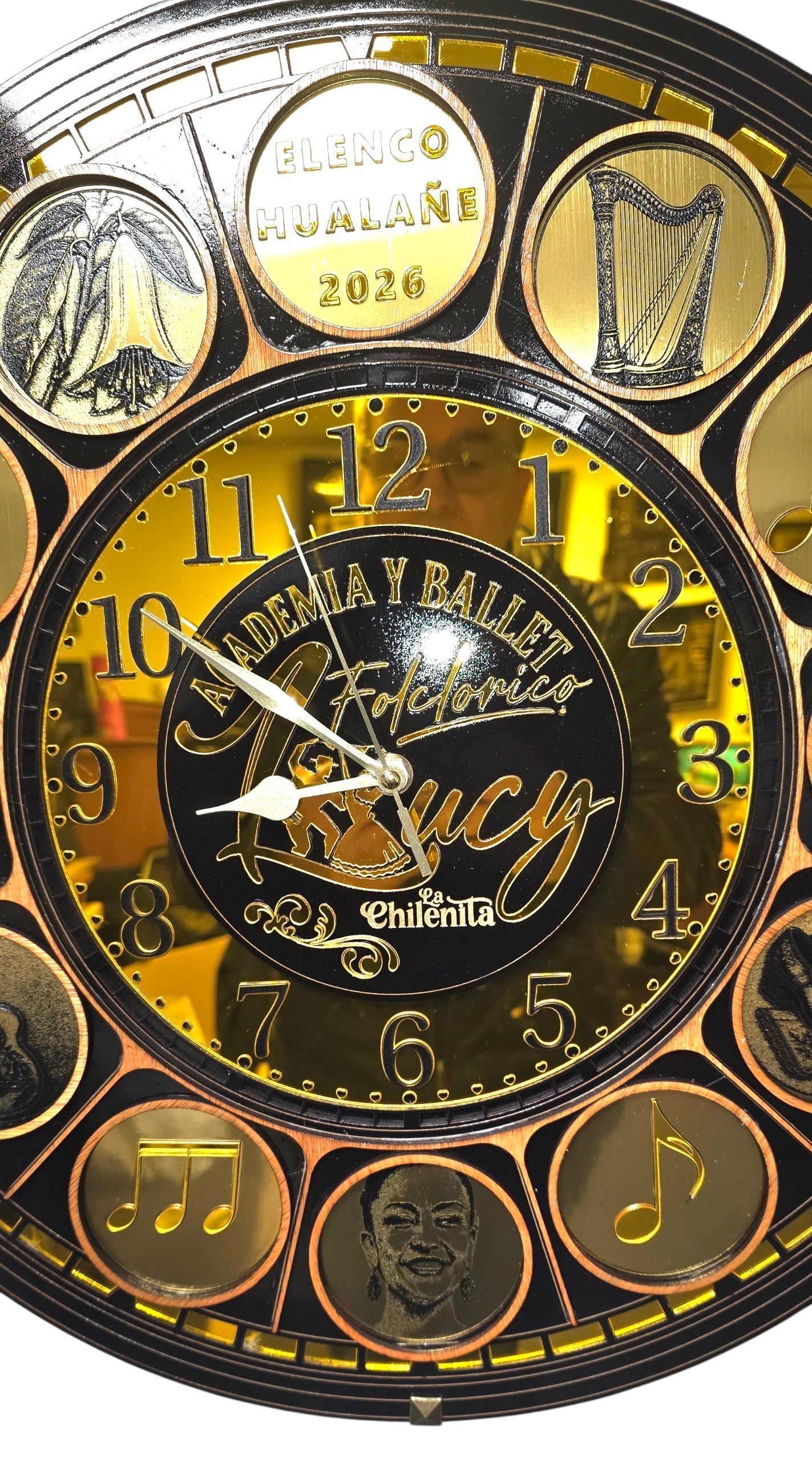 RELOJ ACADEMIA DE CUECA PERSONALIZADO