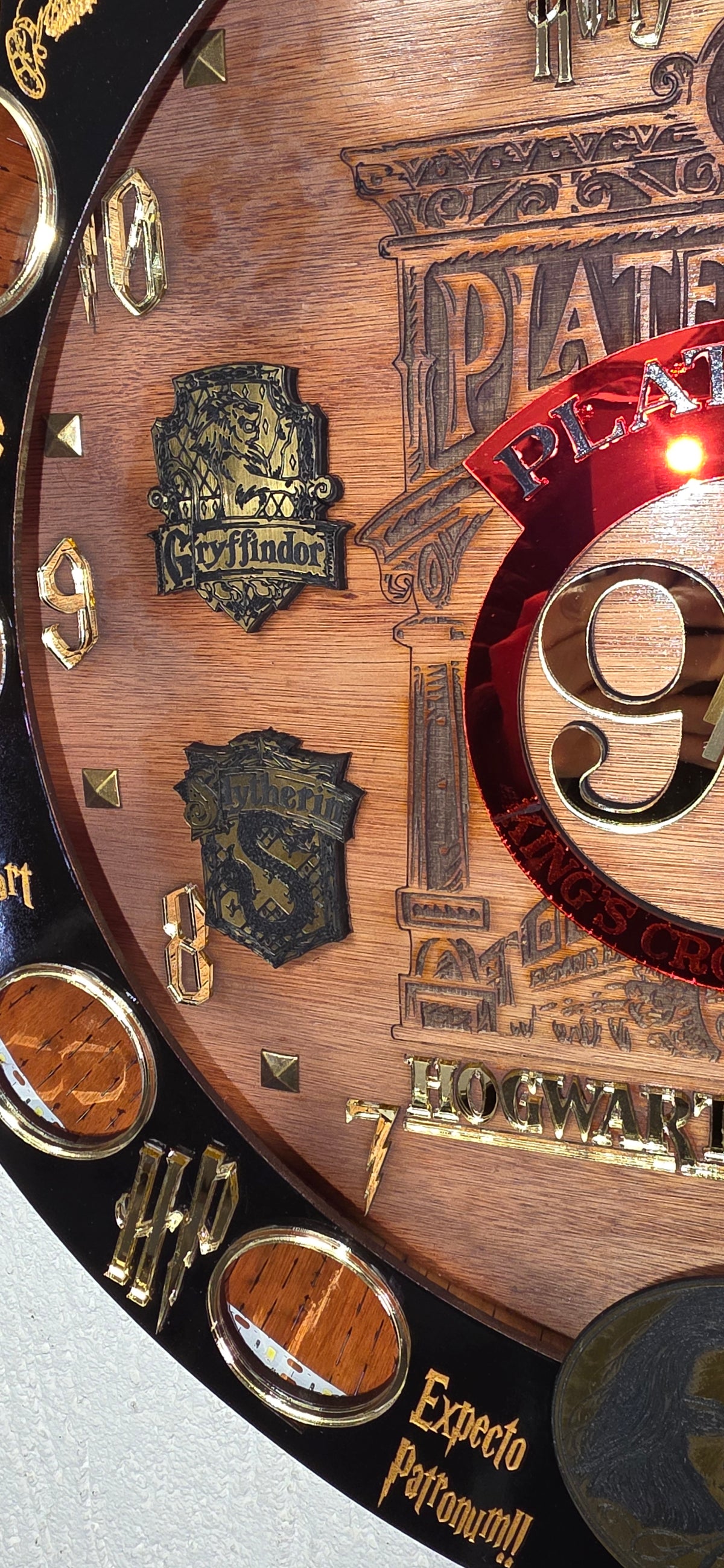 RELOJ HARRY POTTER ILUMINADO